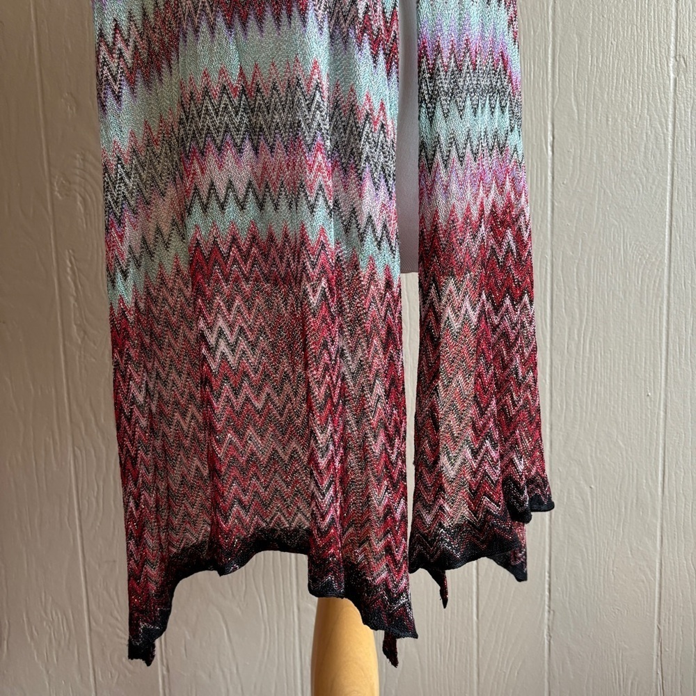 Lightweight Multi-Colored Chevron Printed Knit Sc… - image 4